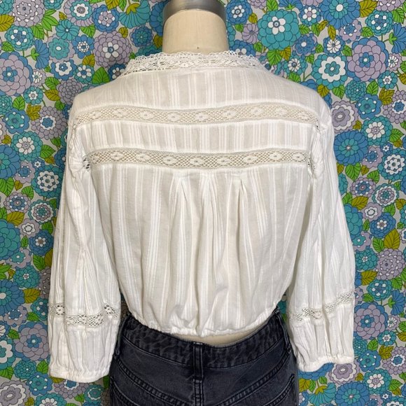 Free People White Boho V Neck Cropped Lace Floral Embroidered Blouse Size XS - Picture 6 of 13